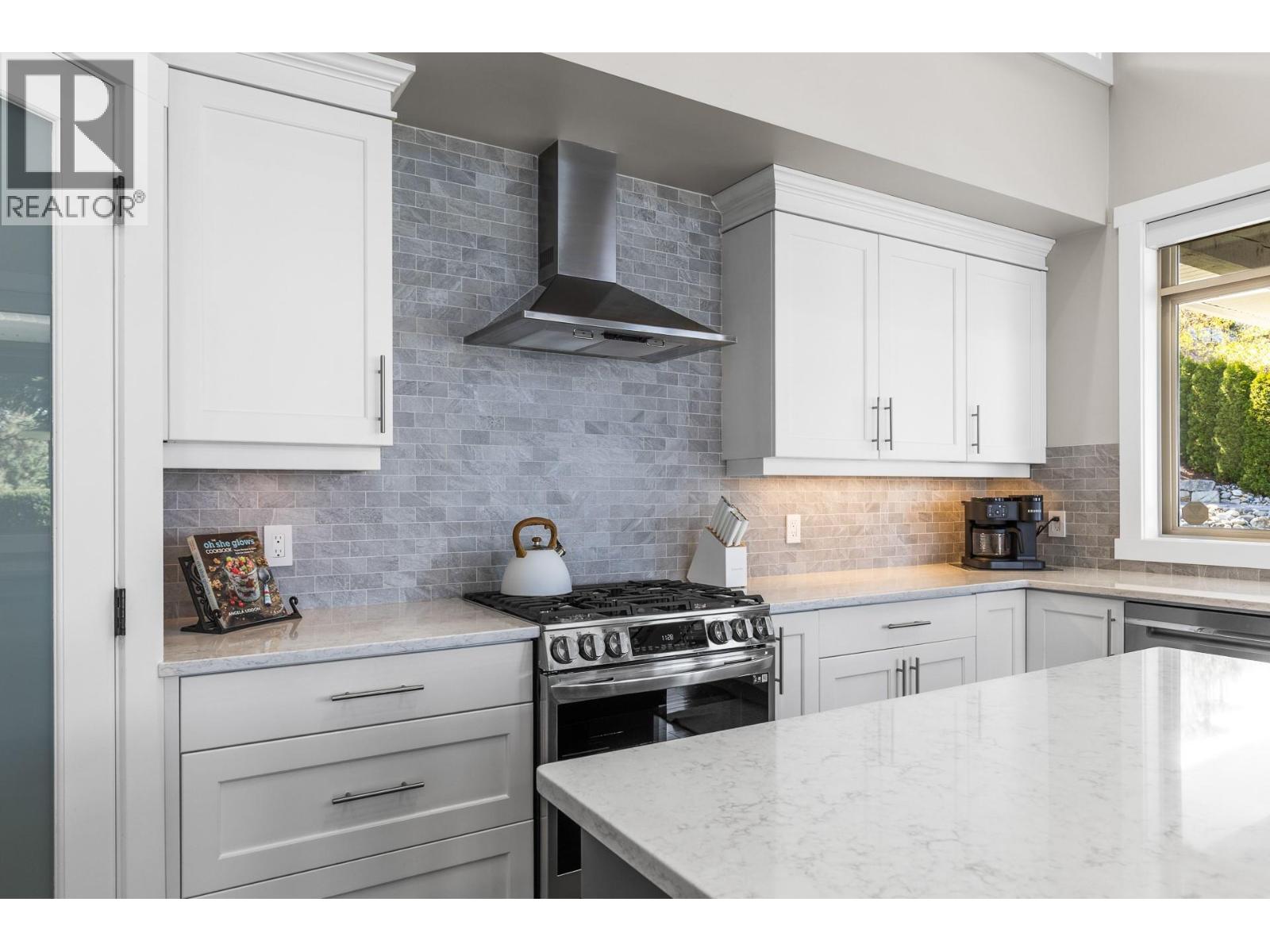 421 Edgemont Court, Kelowna