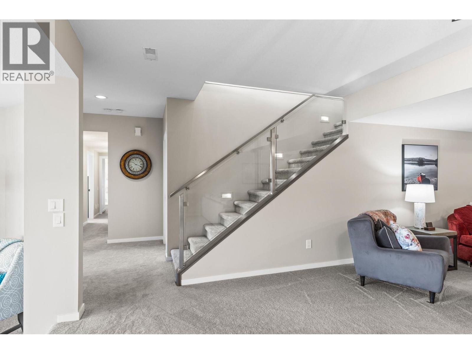 421 Edgemont Court - 38