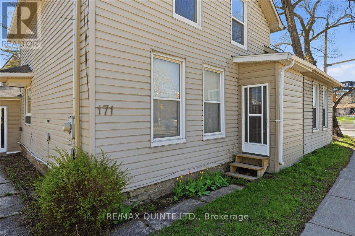171 STATION STREET - 35