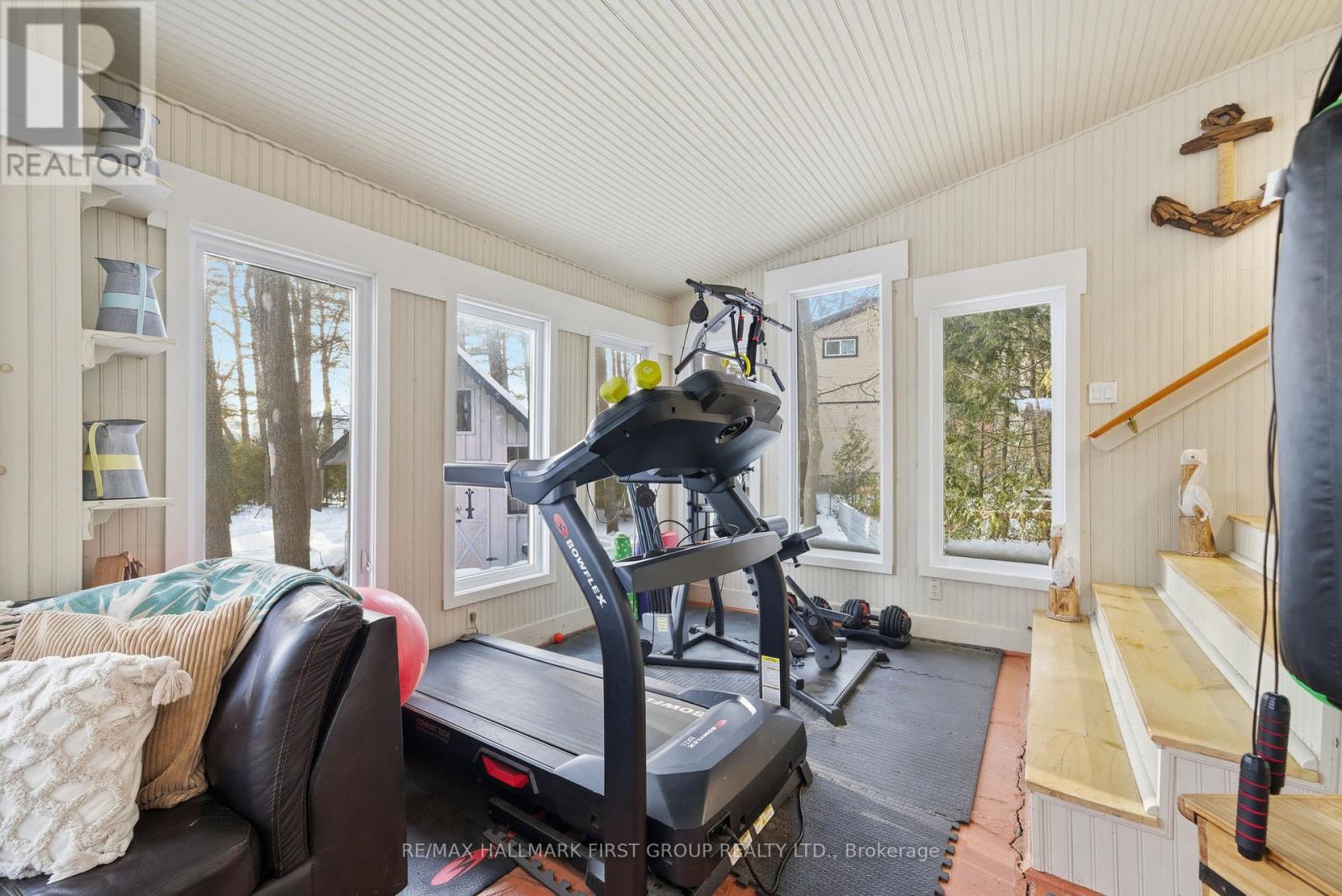 41 FREEMAN DRIVE - 18
