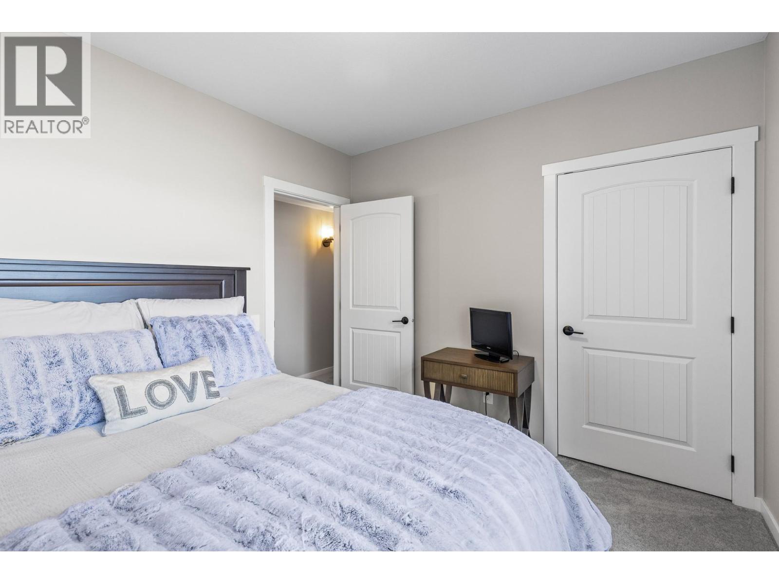421 Edgemont Court - 49