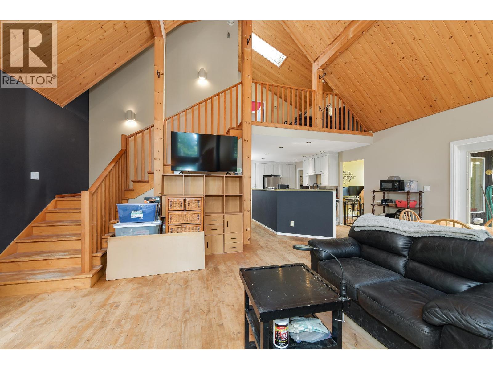 412 WOOD DALE DRIVE, Mayne Island