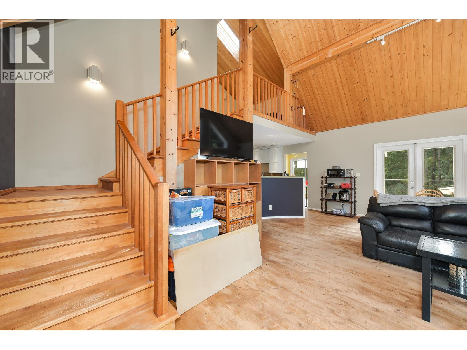 412 WOOD DALE DRIVE, Mayne Island
