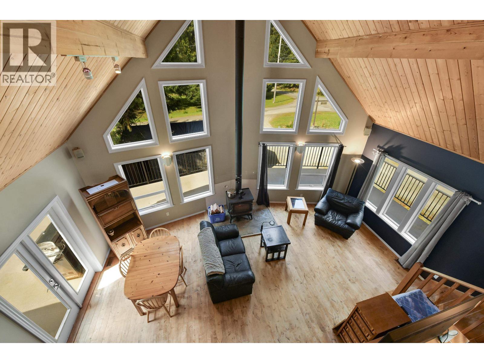 412 WOOD DALE DRIVE, Mayne Island