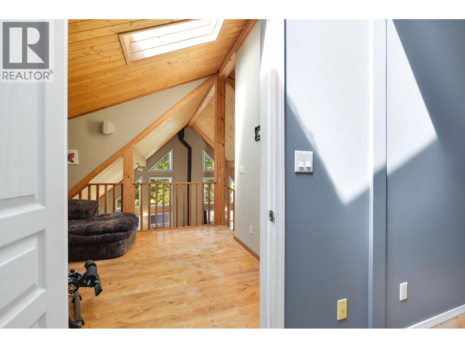 412 WOOD DALE DRIVE, Mayne Island