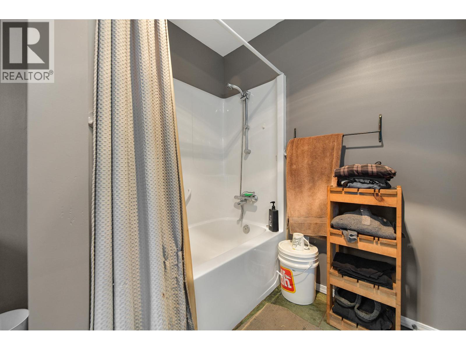 412 WOOD DALE DRIVE, Mayne Island
