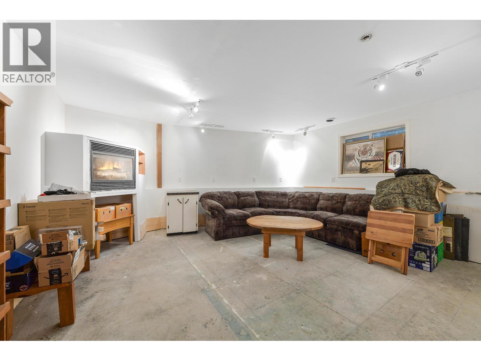 412 WOOD DALE DRIVE, Mayne Island