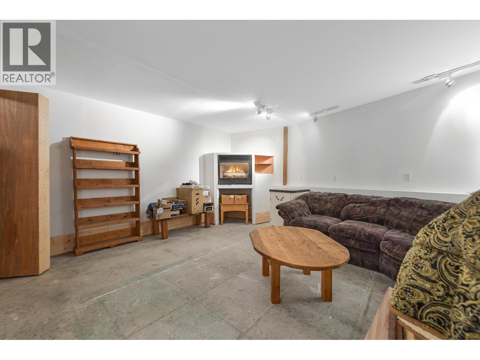 412 WOOD DALE DRIVE, Mayne Island