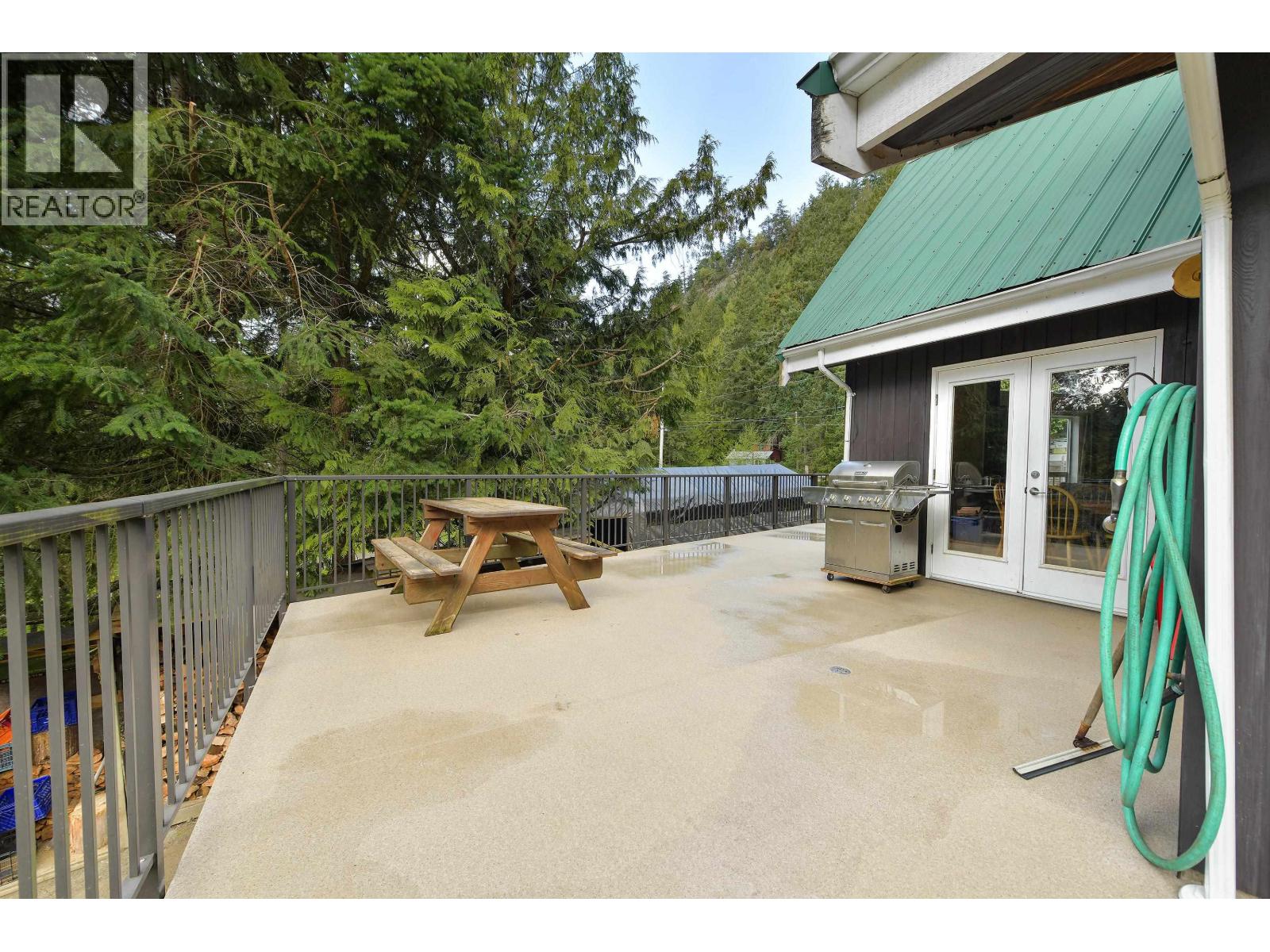 412 WOOD DALE DRIVE, Mayne Island