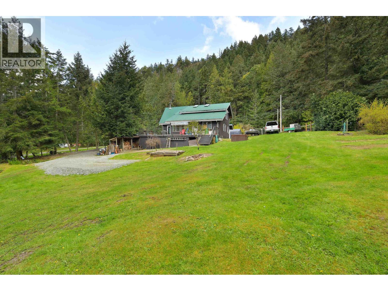 412 WOOD DALE DRIVE, Mayne Island