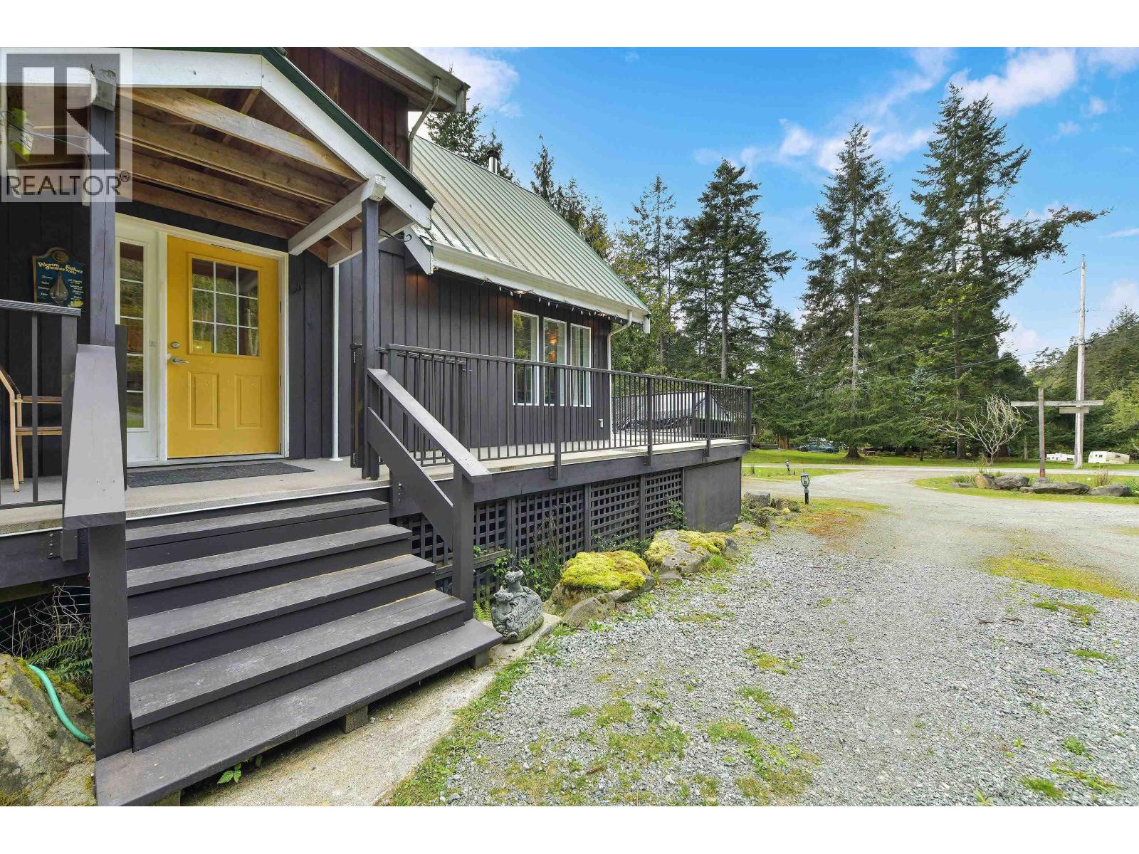 412 WOOD DALE DRIVE, Mayne Island