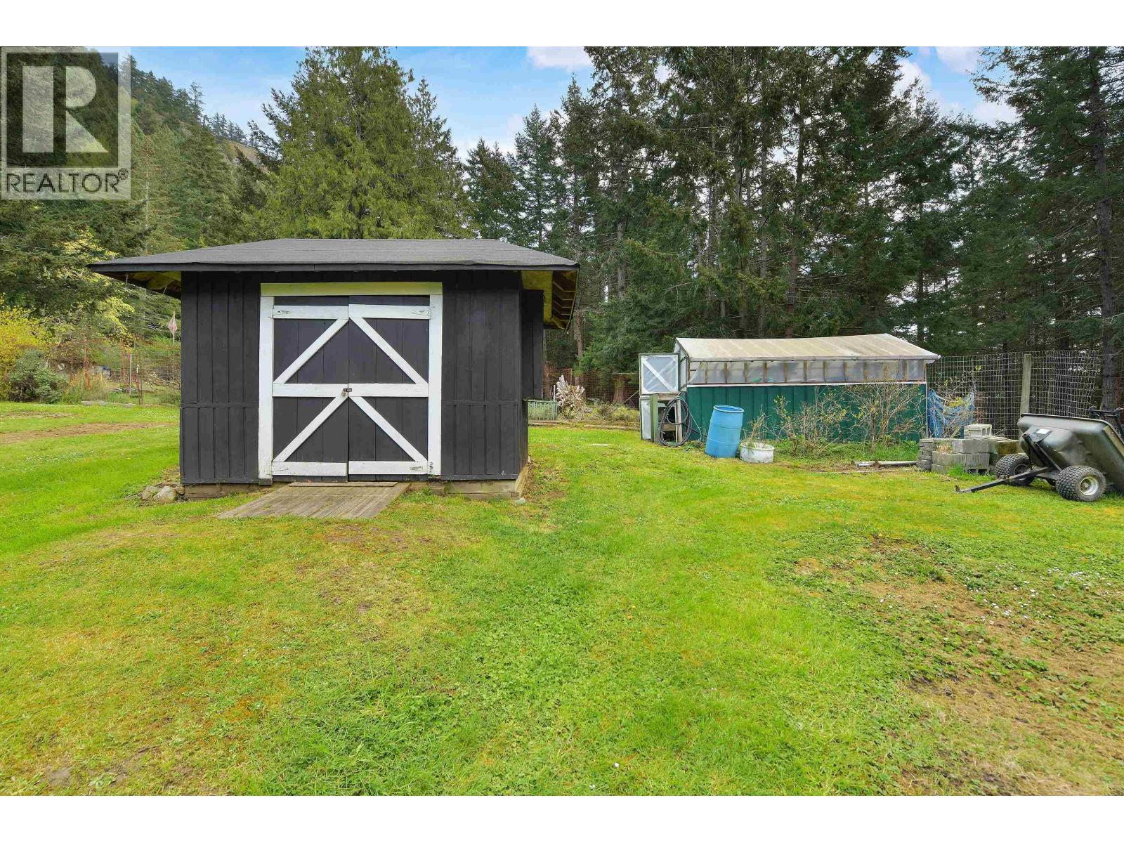 412 WOOD DALE DRIVE, Mayne Island