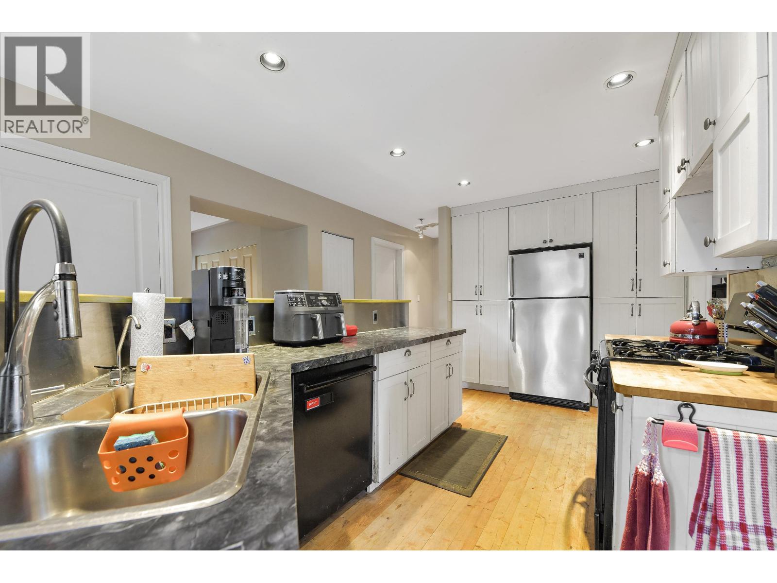 412 WOOD DALE DRIVE, Mayne Island