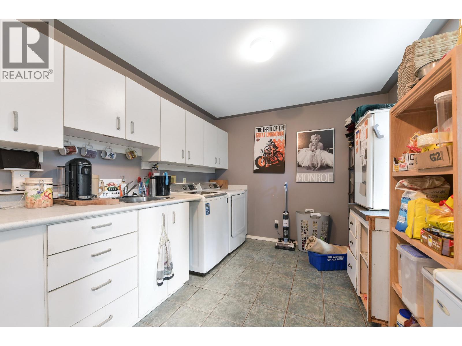 412 WOOD DALE DRIVE, Mayne Island