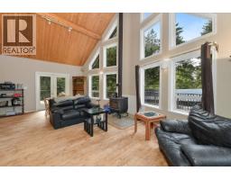 412 Wood Dale Drive, Mayne Island, BC V0N2J2 Photo 13