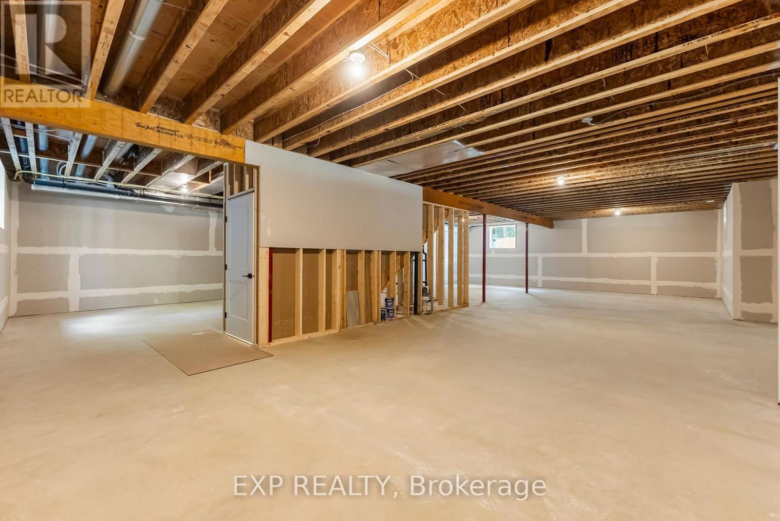 747 LAKEWOODS DRIVE - 31