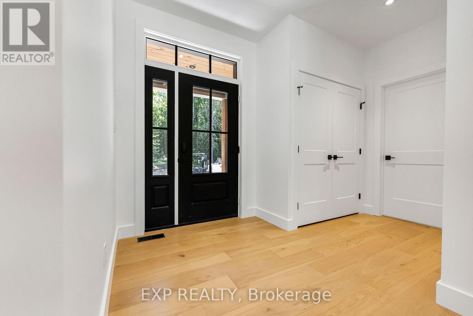 747 LAKEWOODS DRIVE - 8