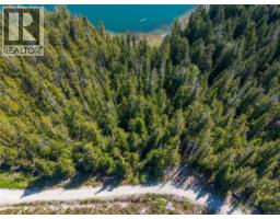 7 Hot Springs Cove, Tofino, BC V0R2Z0 Photo 9