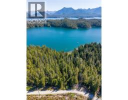 7 Hot Springs Cove, Tofino, BC V0R2Z0 Photo 7