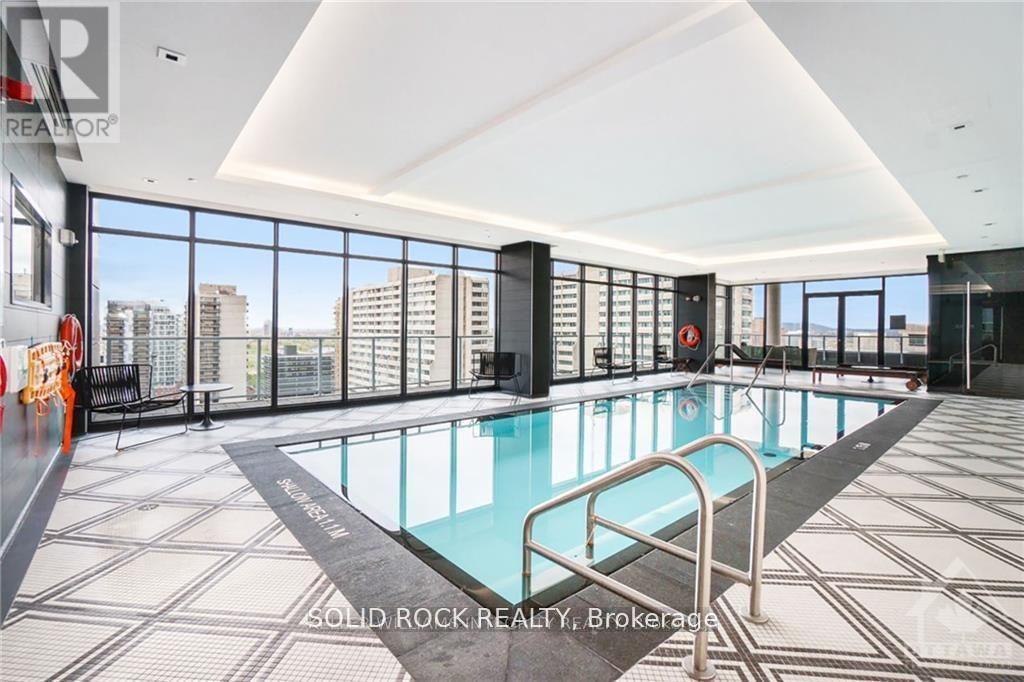 #213 255 BAY STREET - 26