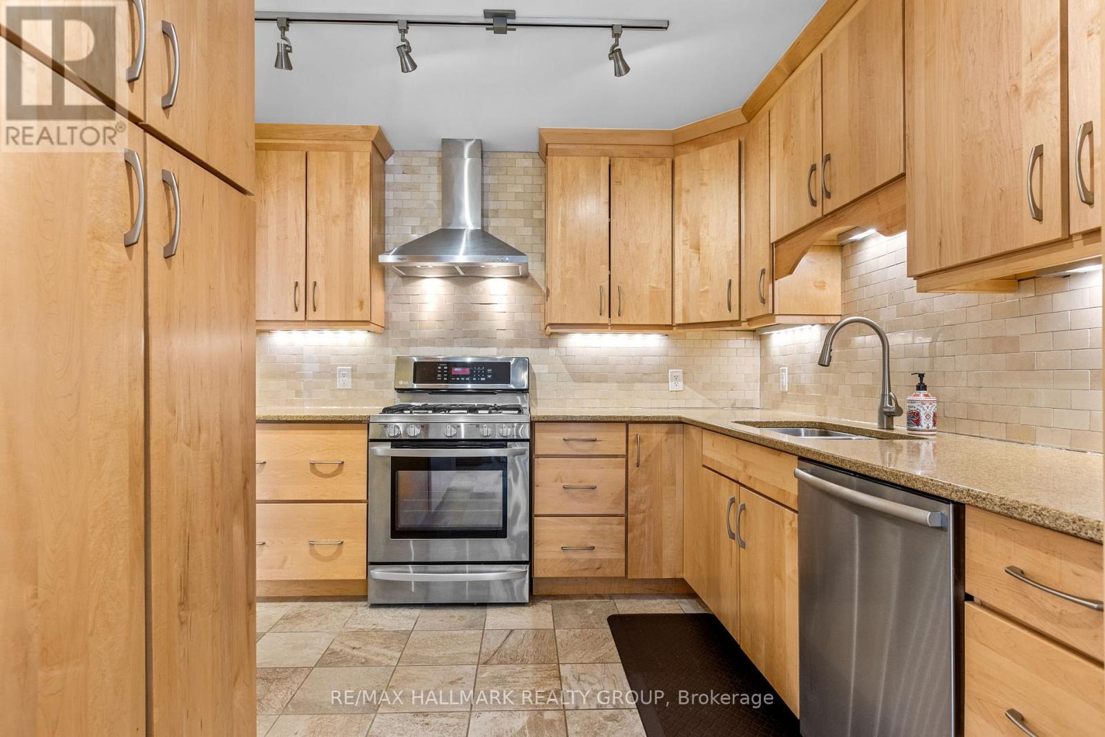 988 LUCILLE WAY - 11