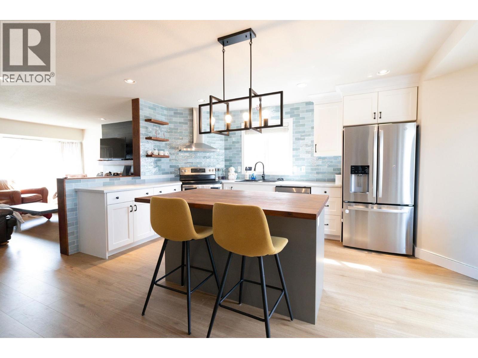8908 112 AVENUE - 10