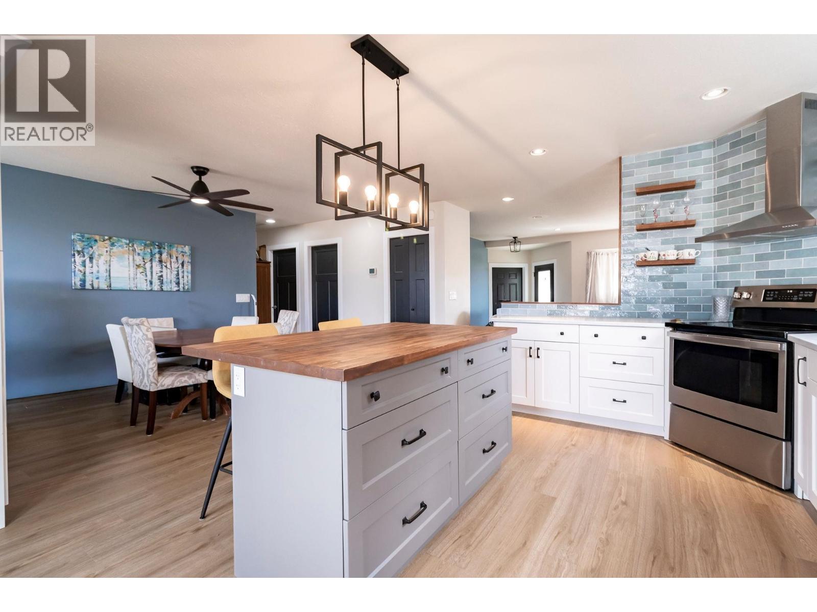 8908 112 AVENUE - 12