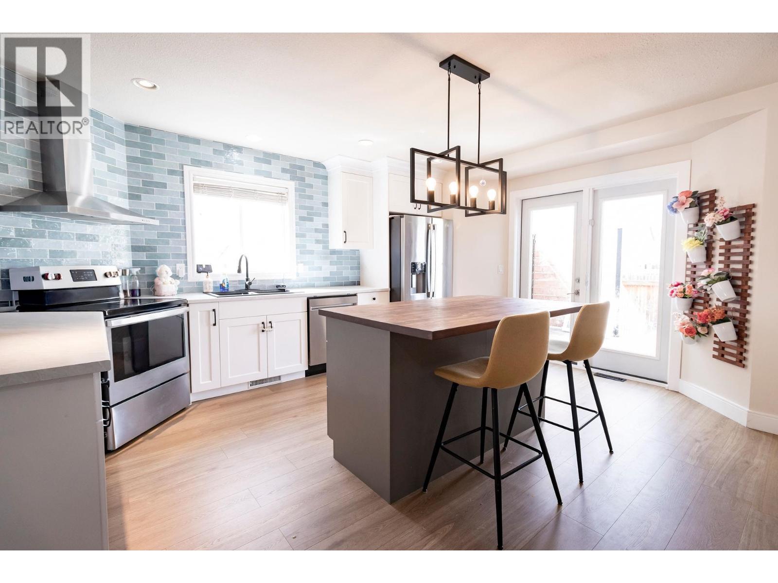 8908 112 AVENUE - 17