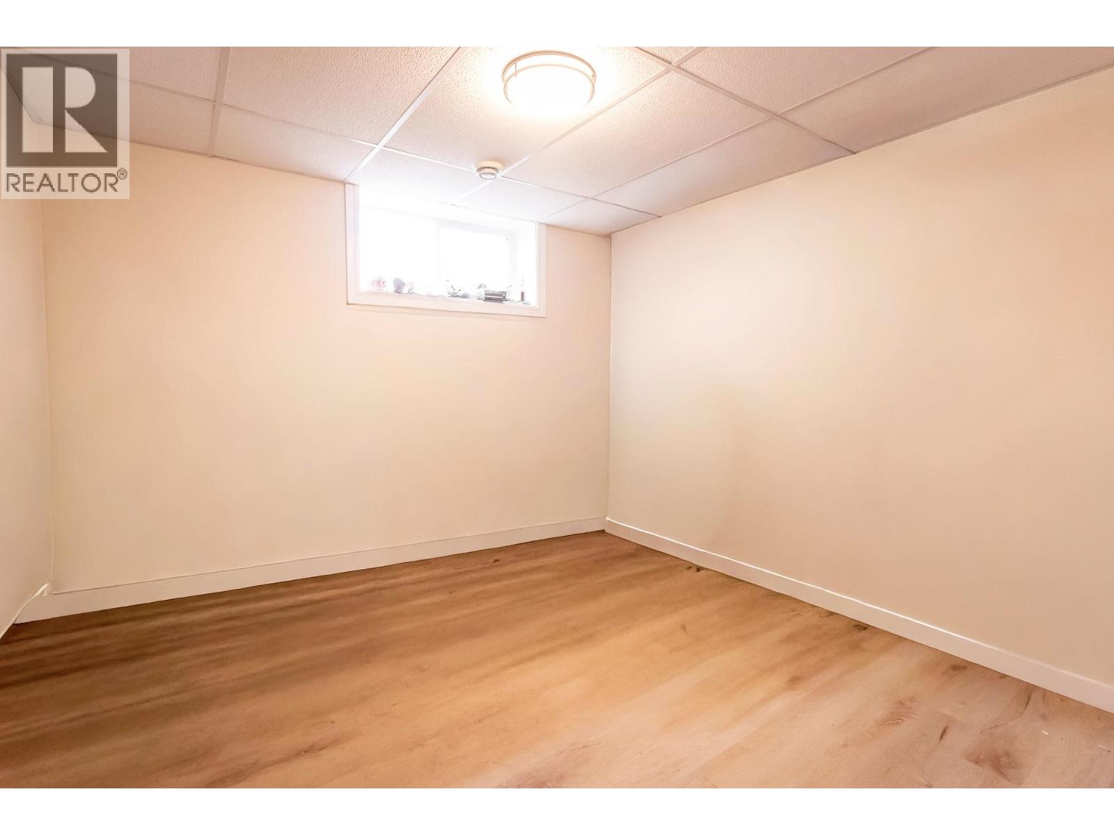 8908 112 AVENUE - 32