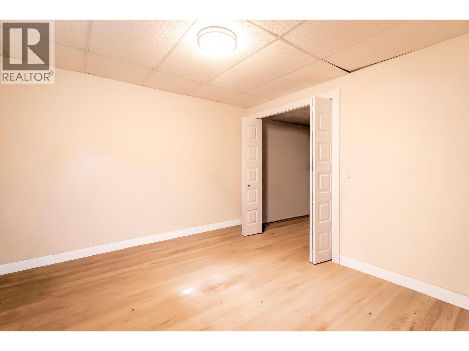 8908 112 AVENUE - 35