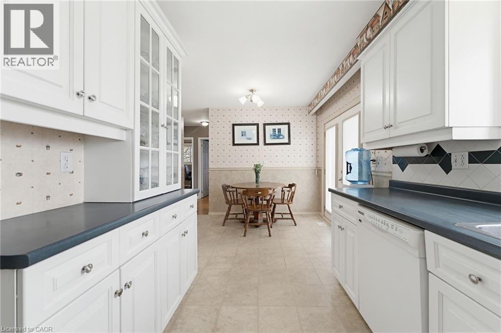 516 MUD Street E - 12