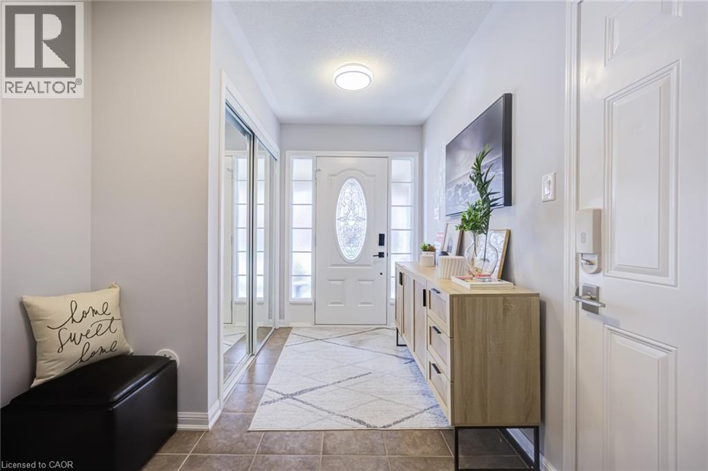 766 CHALLINOR Terrace, Milton, Ontario, L9T7V5 — Photo 3