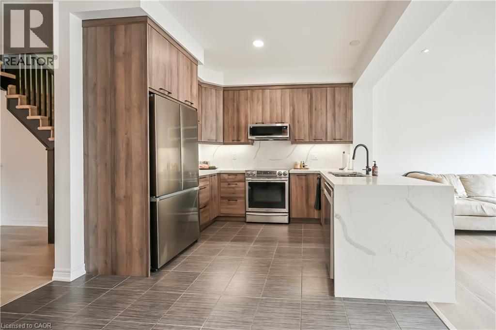 226 LORMONT Boulevard, Stoney Creek, Ontario, L8J0J9 — Photo 5