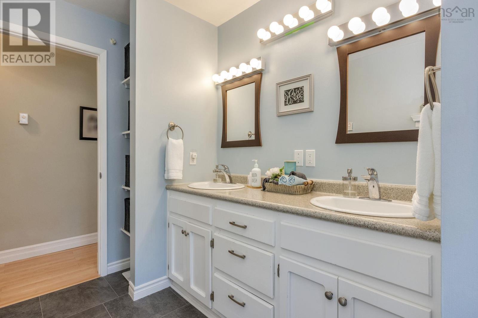 Property 21 of 37 of 21 Clairmont Road