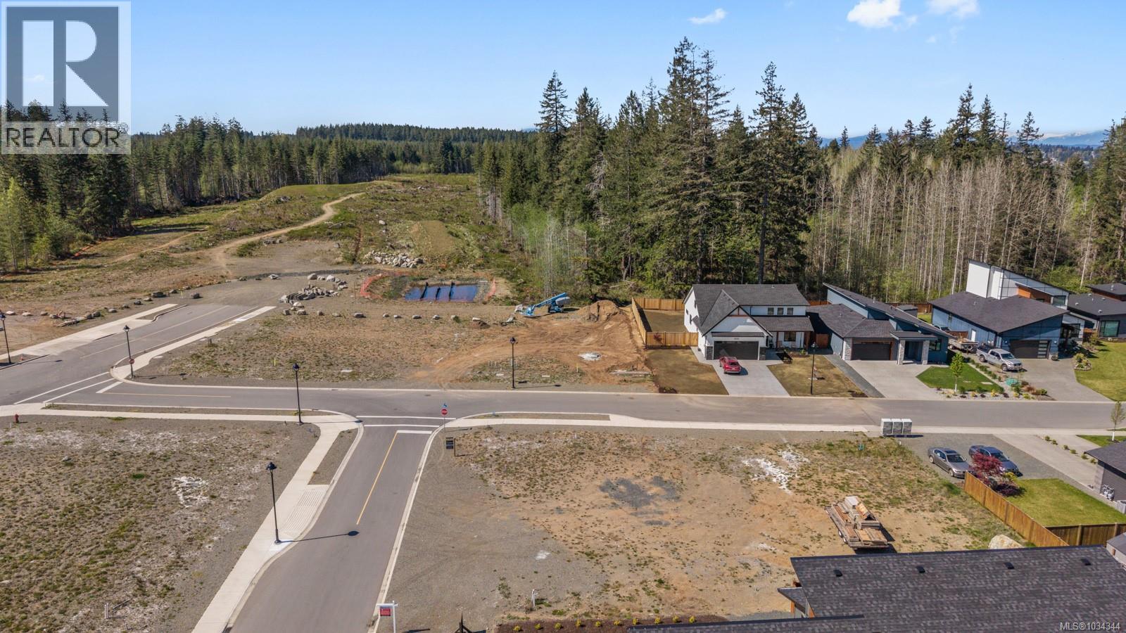 804 Salal St - 3
