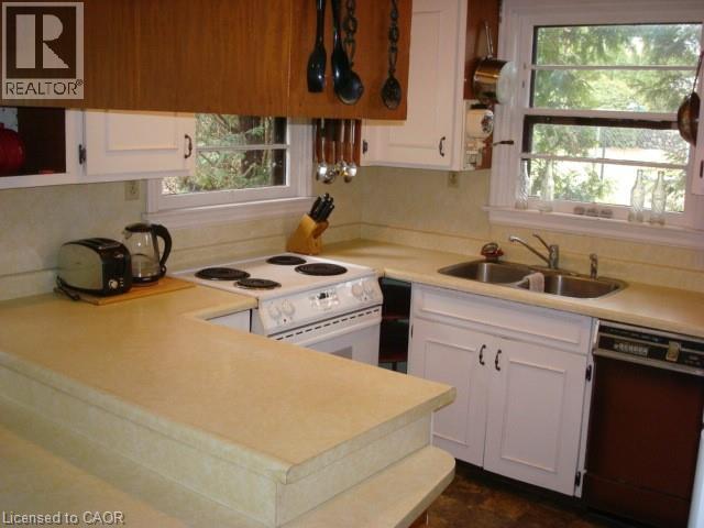 135 GLENFOREST Road - 17