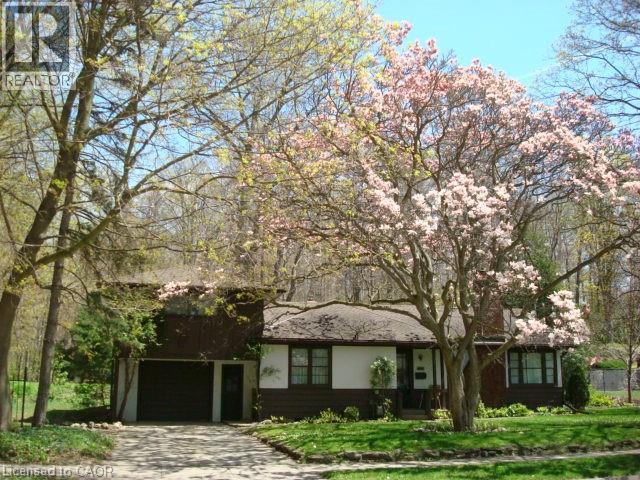 135 GLENFOREST Road - Image 2