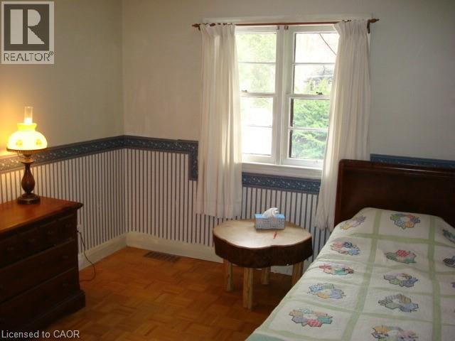 135 GLENFOREST Road - 36