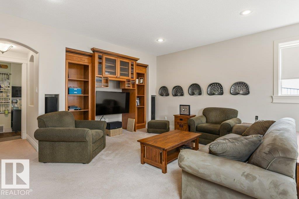 36 KINGSMOOR CL, St. Albert