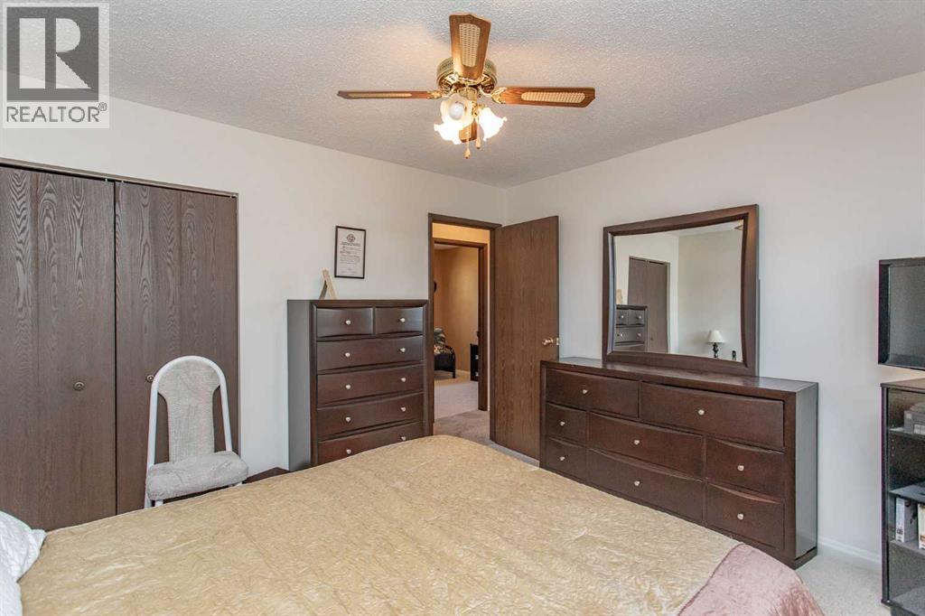 95 Oak Street, Red Deer
