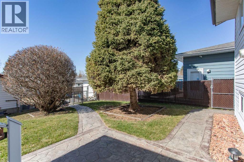 95 Oak Street, Red Deer