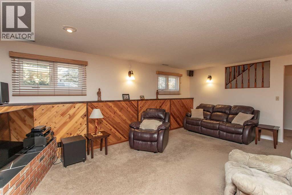 95 Oak Street, Red Deer