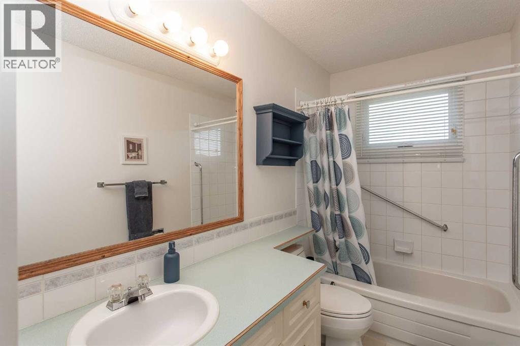 95 Oak Street, Red Deer