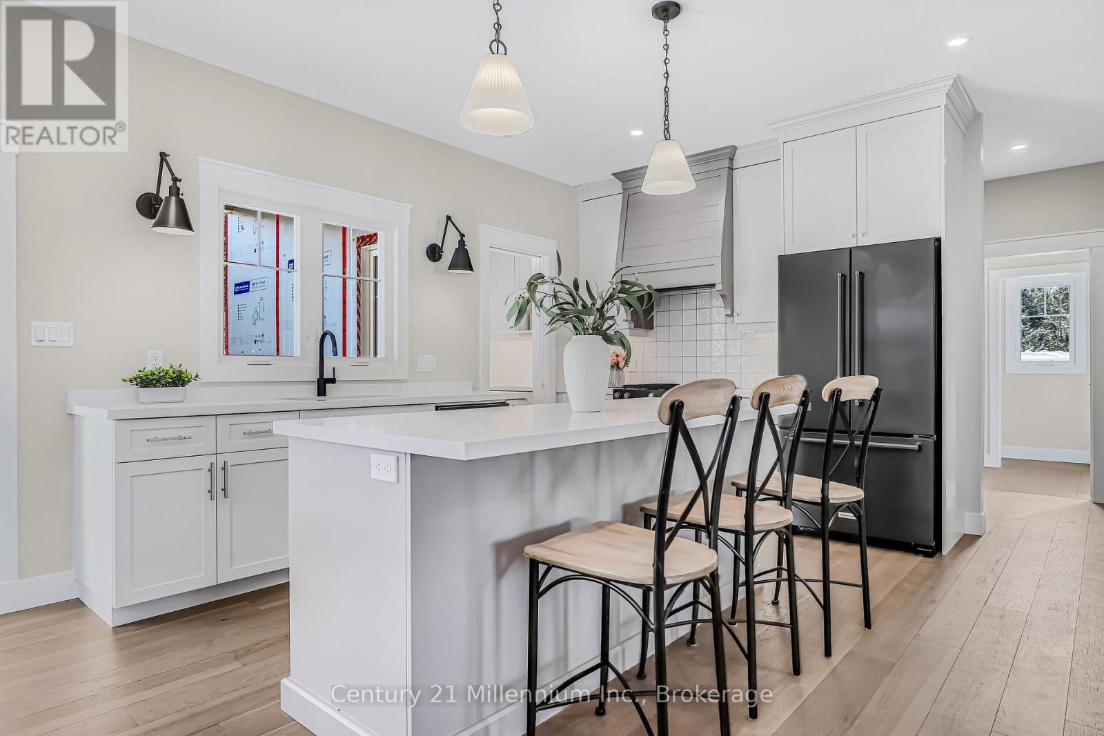 3 GRENVILLE STREET N - 11