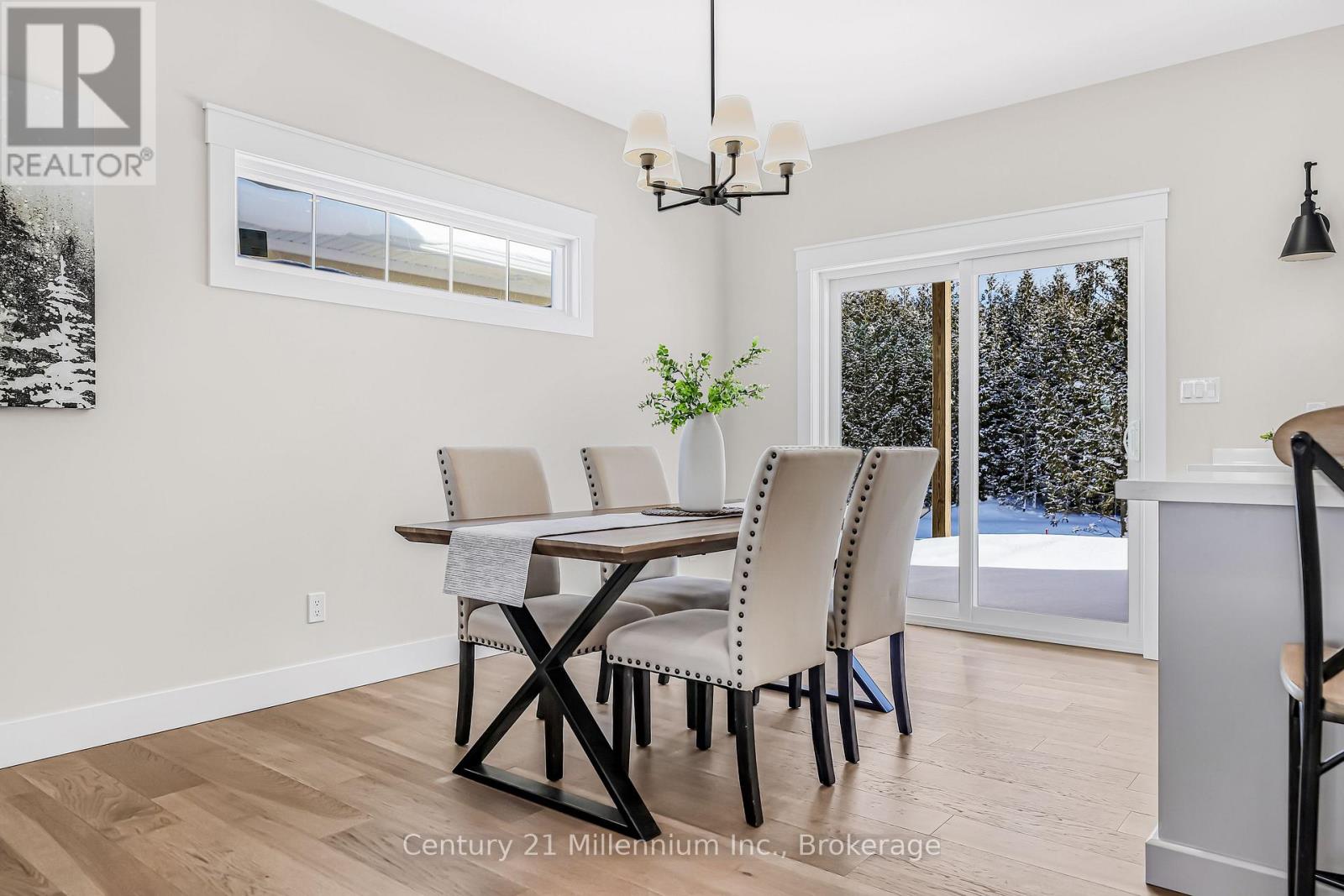 3 GRENVILLE STREET N - 12