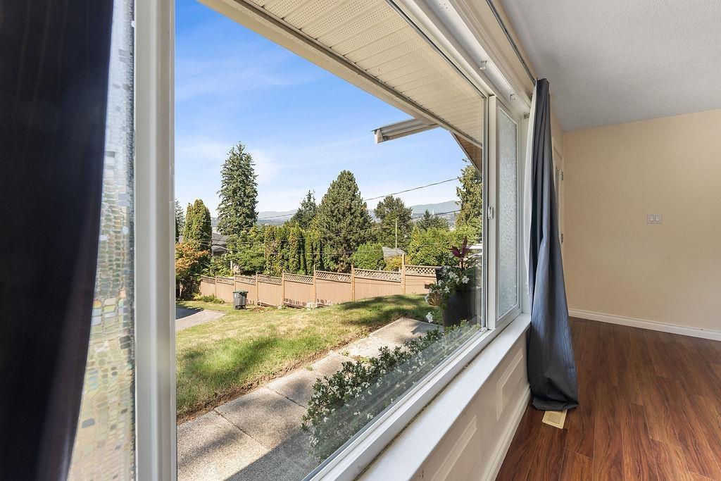 3 Bed, 2 Bath House for Sale in Surrey – 11458 139 STREET, Surrey - Image 35