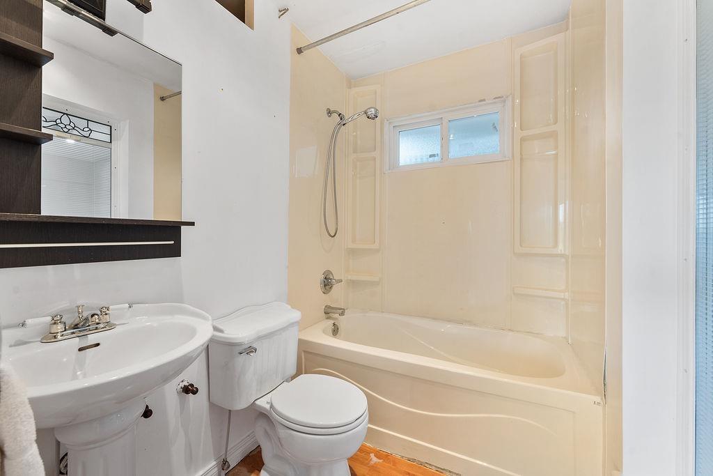 3 Bed, 2 Bath House for Sale in Surrey – 11458 139 STREET, Surrey - Image 39