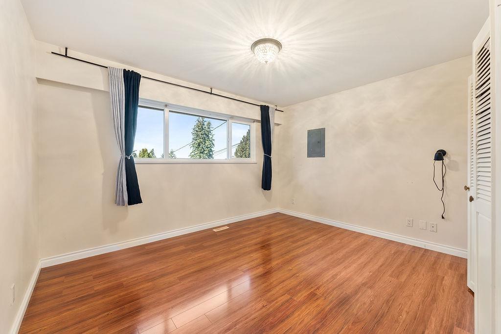 3 Bed, 2 Bath House for Sale in Surrey – 11458 139 STREET, Surrey - Image 30