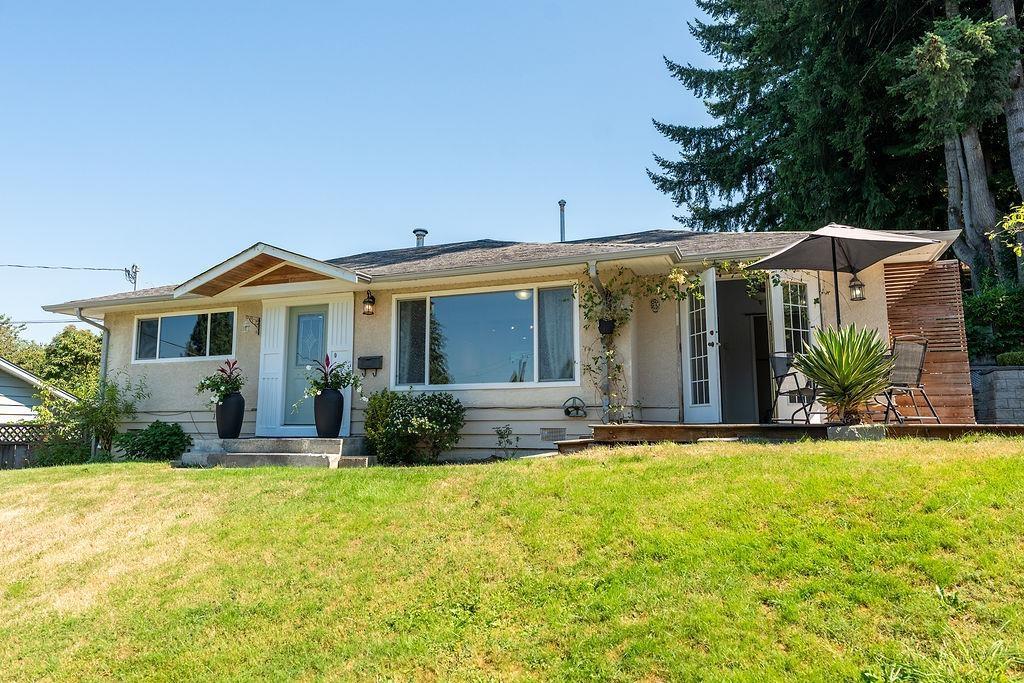3 Bed, 2 Bath House for Sale in Surrey – 11458 139 STREET, Surrey - Image 4