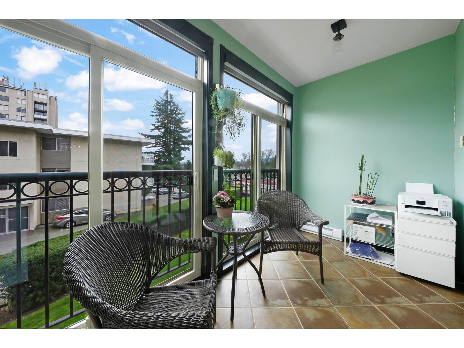 1 Bed, 1 Bath Condo for Sale in Abbotsford – 208 33485 SOUTH FRASER WAY, Abbotsford – MLS# R3118974 - Image 3